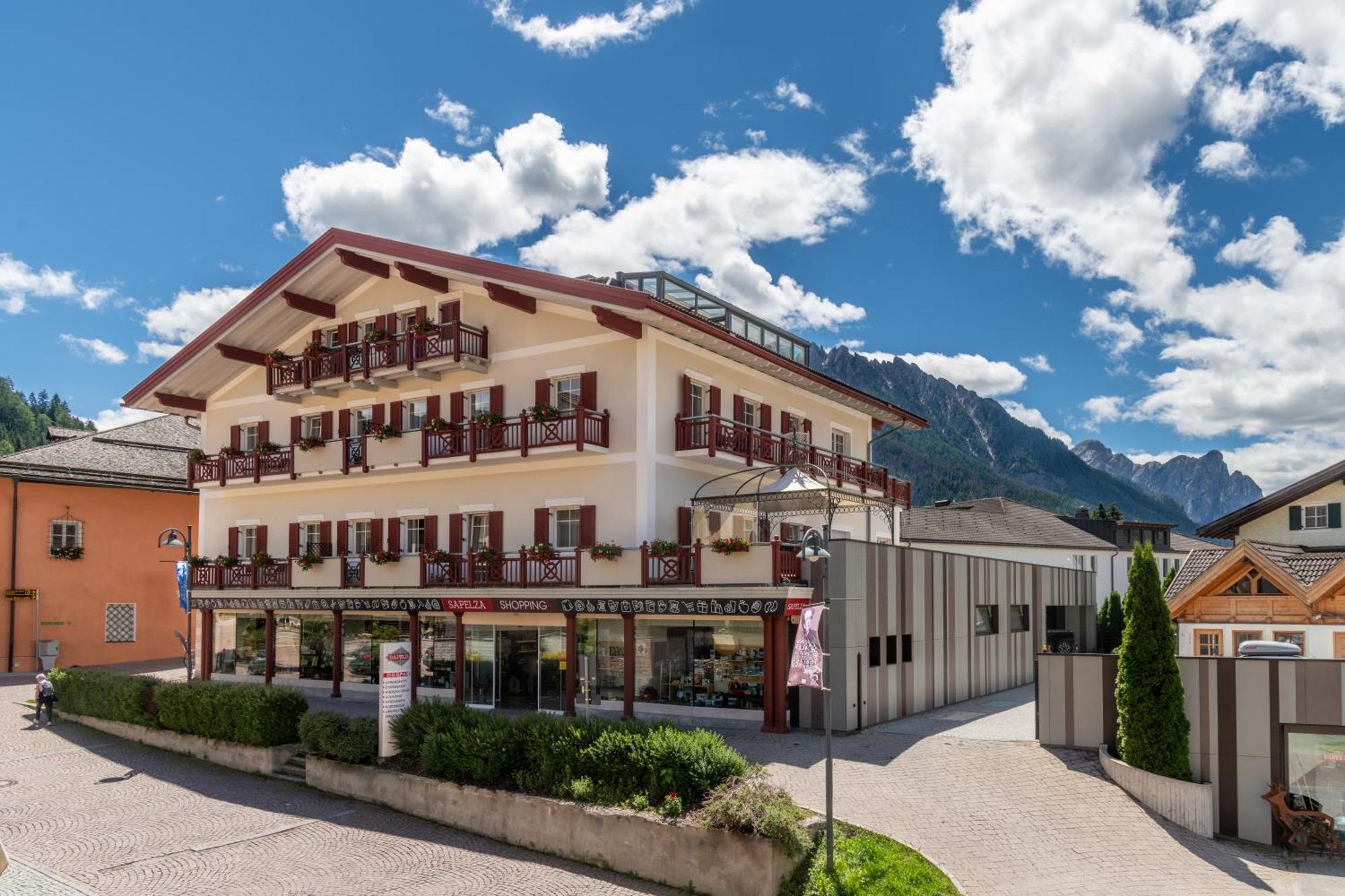 Sapelza Appartementhaus Dobbiaco Exterior photo